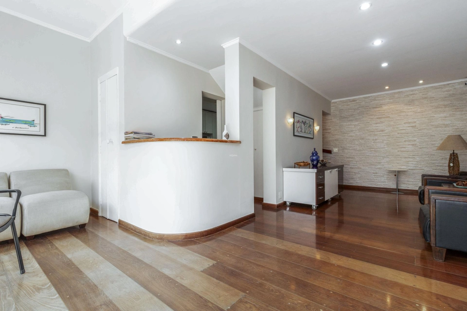 Casa com ambientes amplos e multifuncionais - Imagem 12