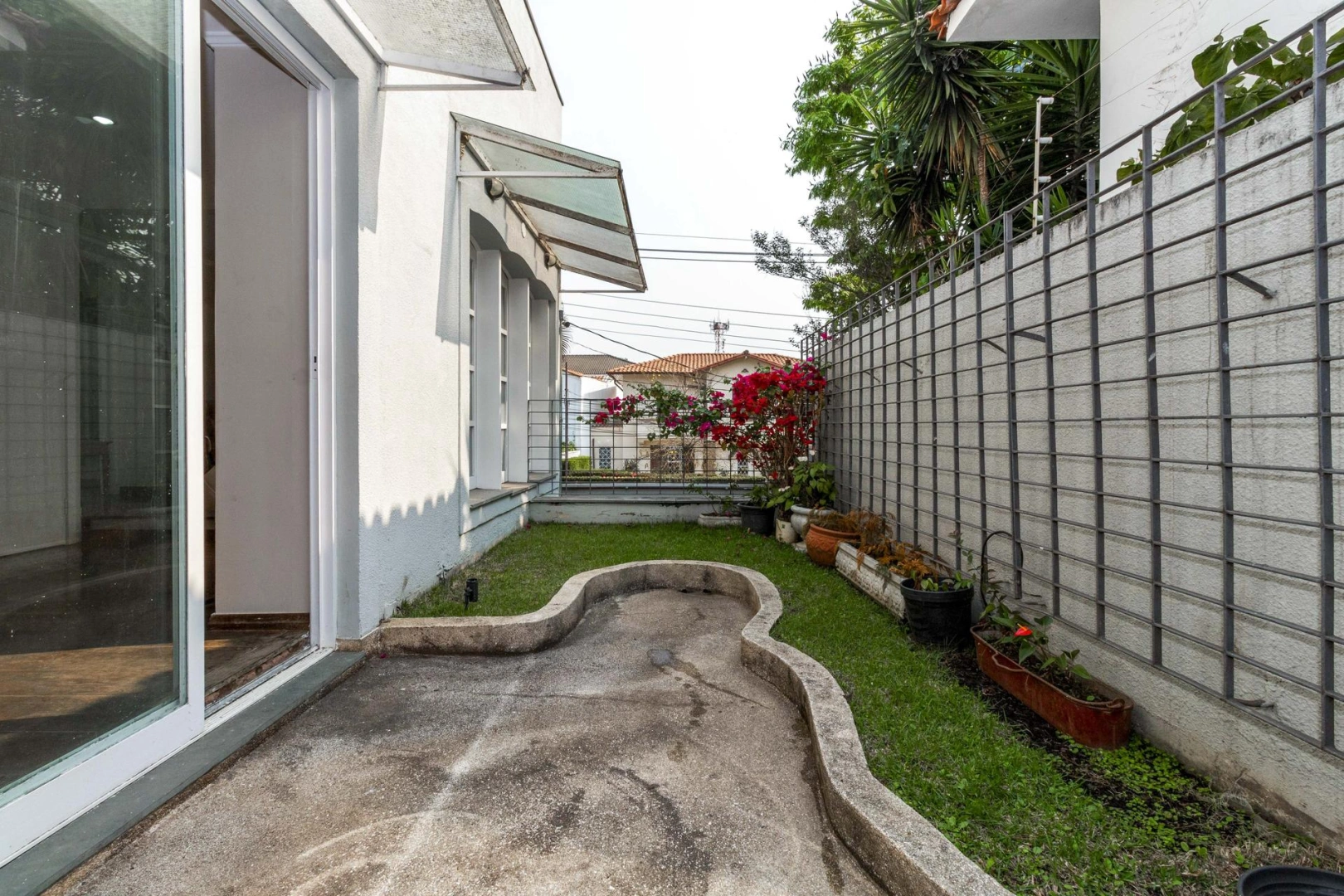 Casa com ambientes amplos e multifuncionais - Imagem 15