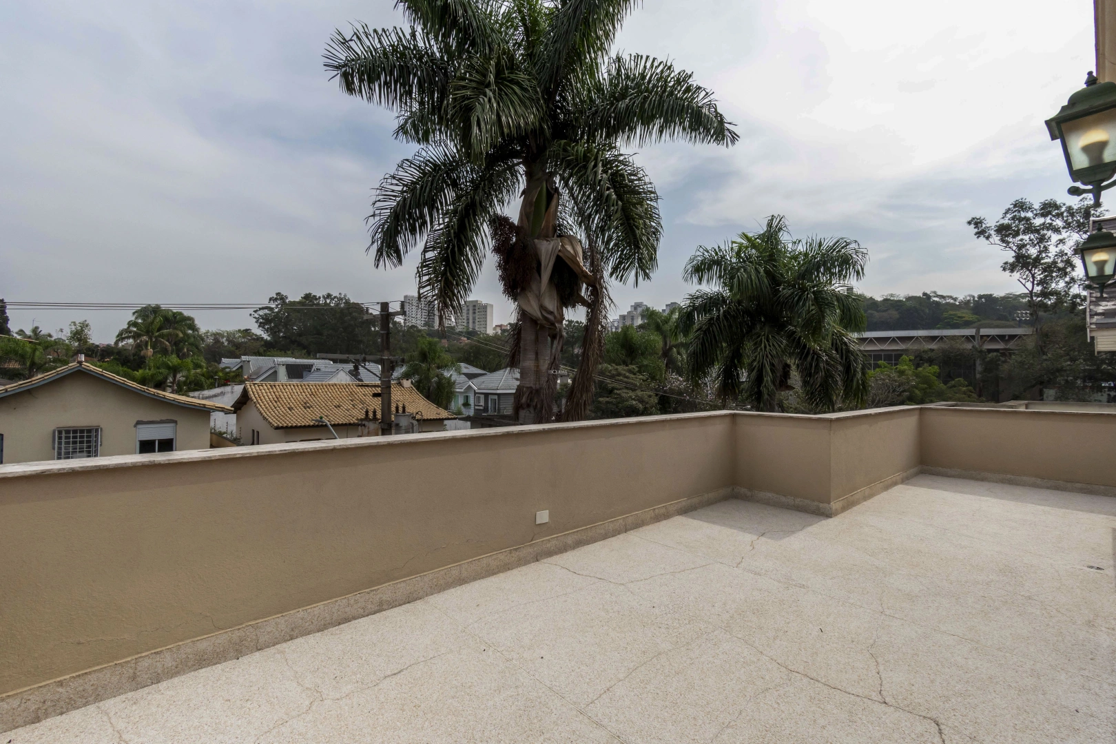 Casa em rua fechada e muito privativa - Imagem 13