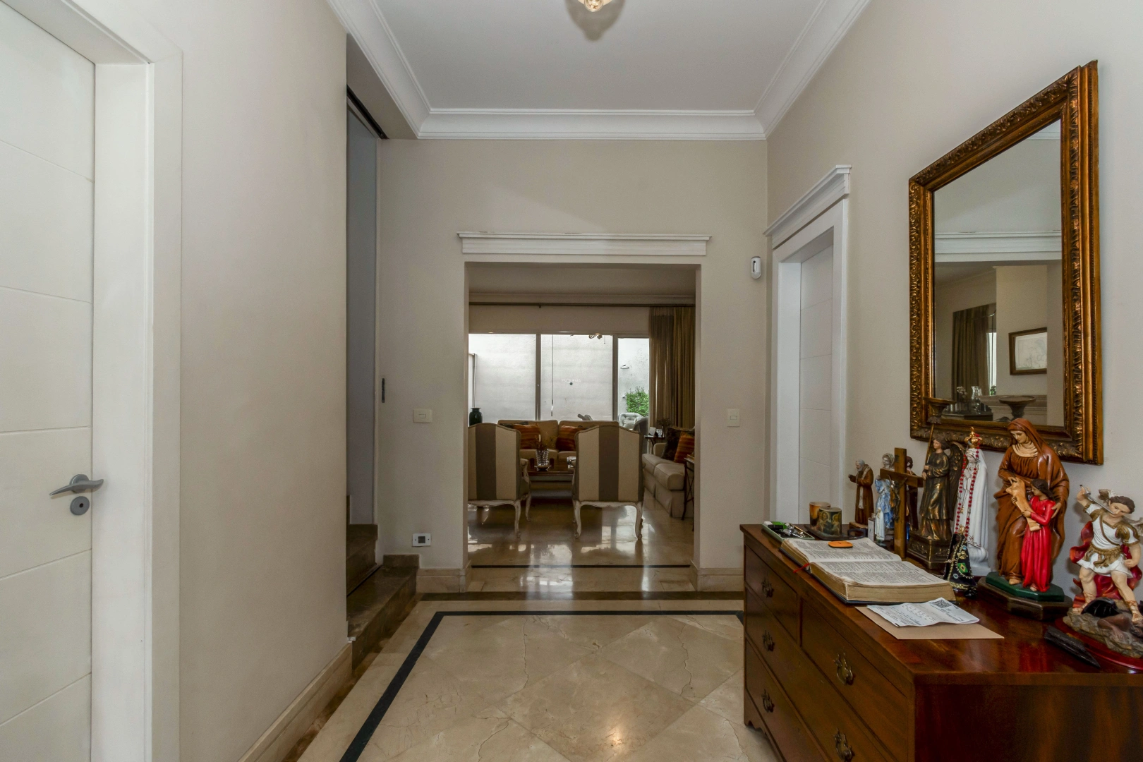 Casa em rua fechada e muito privativa - Imagem 5