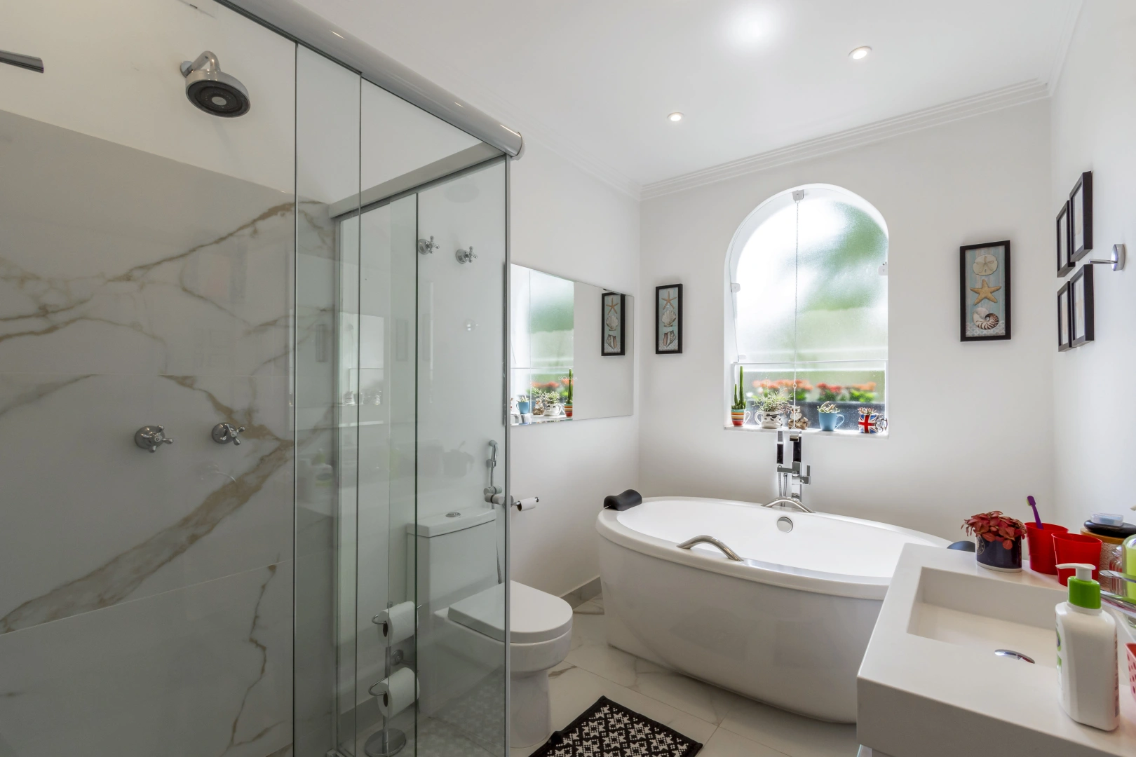 Casa de esquina em estilo mediterrâneo - Imagem 14