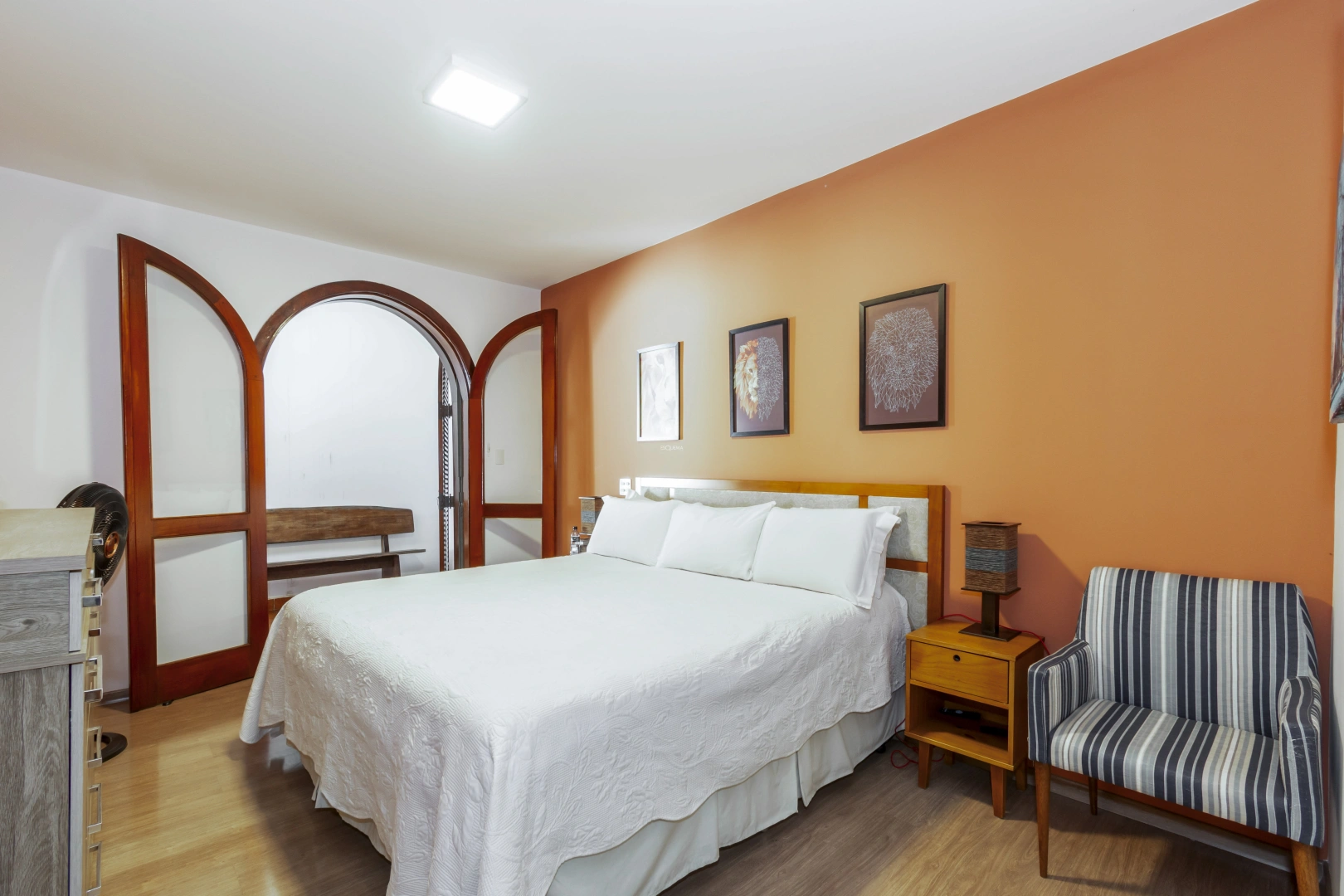 Casa de esquina em estilo mediterrâneo - Imagem 15