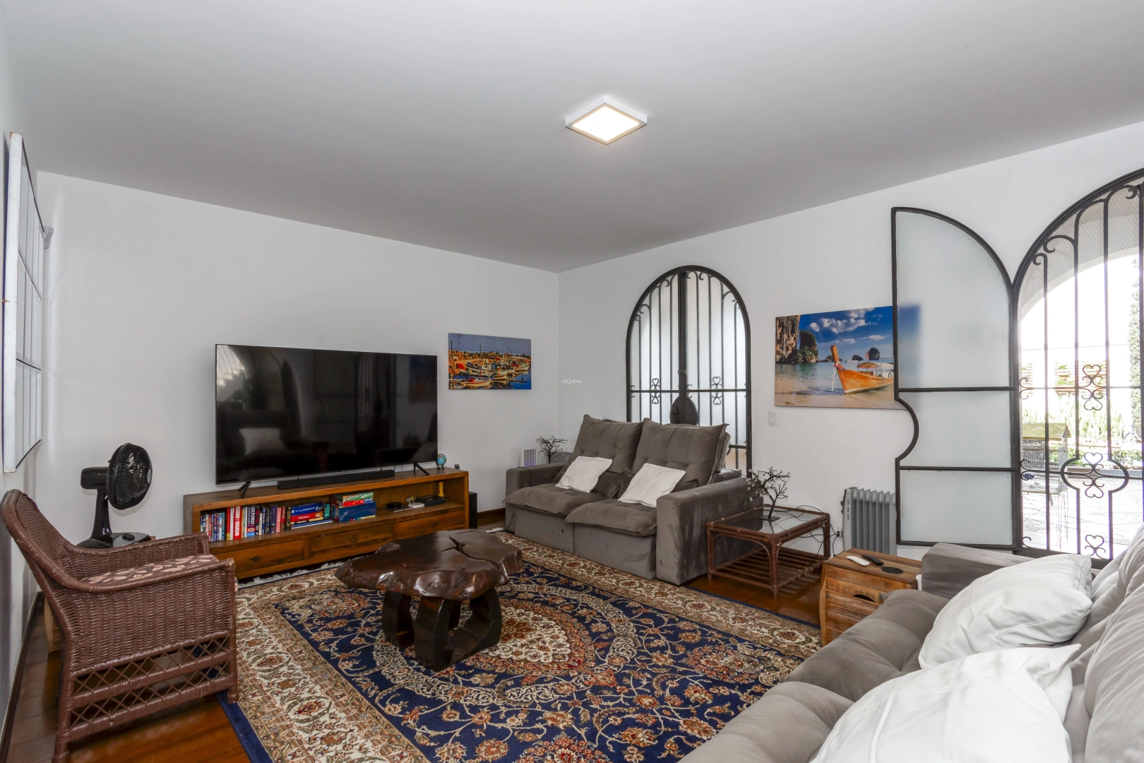 Casa de esquina em estilo mediterrâneo - Imagem 8