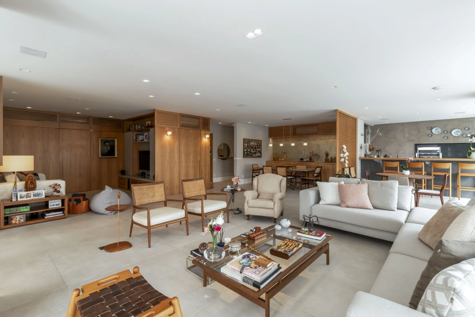 Apartamento amplo e iluminado - Imagem 15