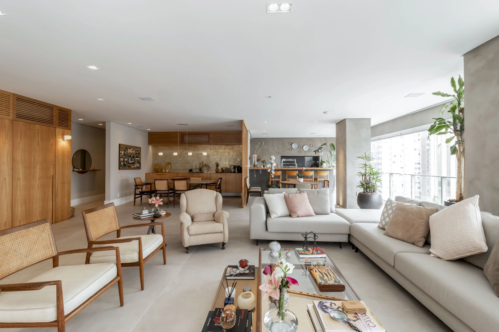 Apartamento amplo e iluminado - Imagem 3