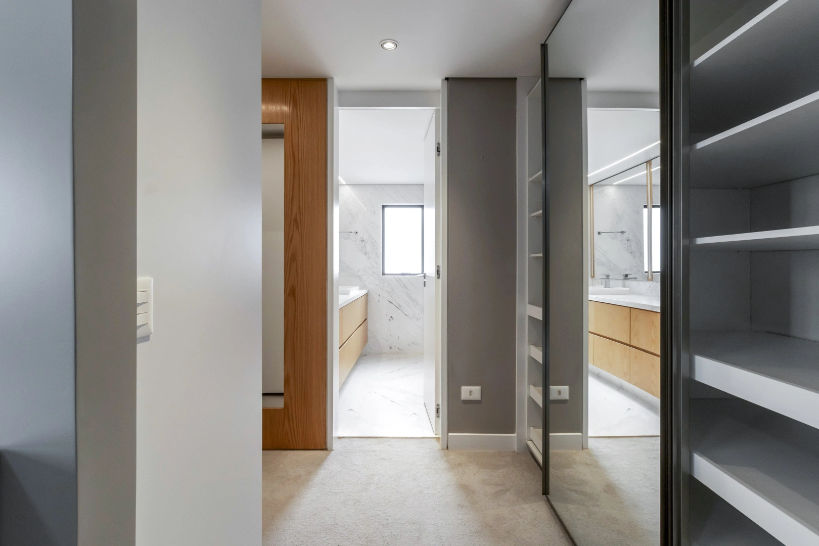 Apartamento com vista e belo living - Imagem 14