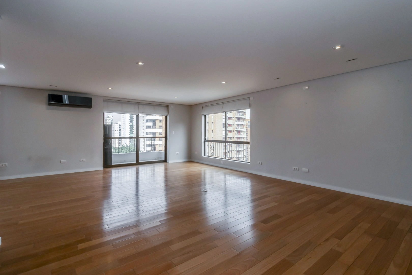 Apartamento com vista e belo living - Imagem 1