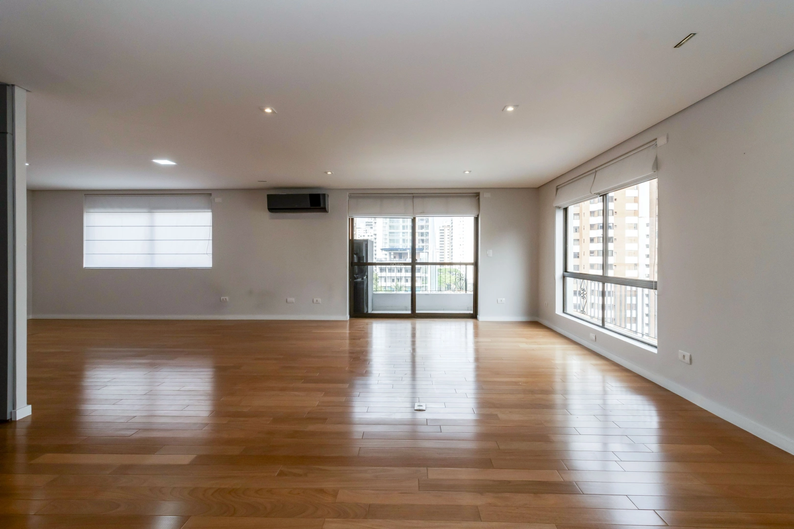 Apartamento com vista e belo living - Imagem 2