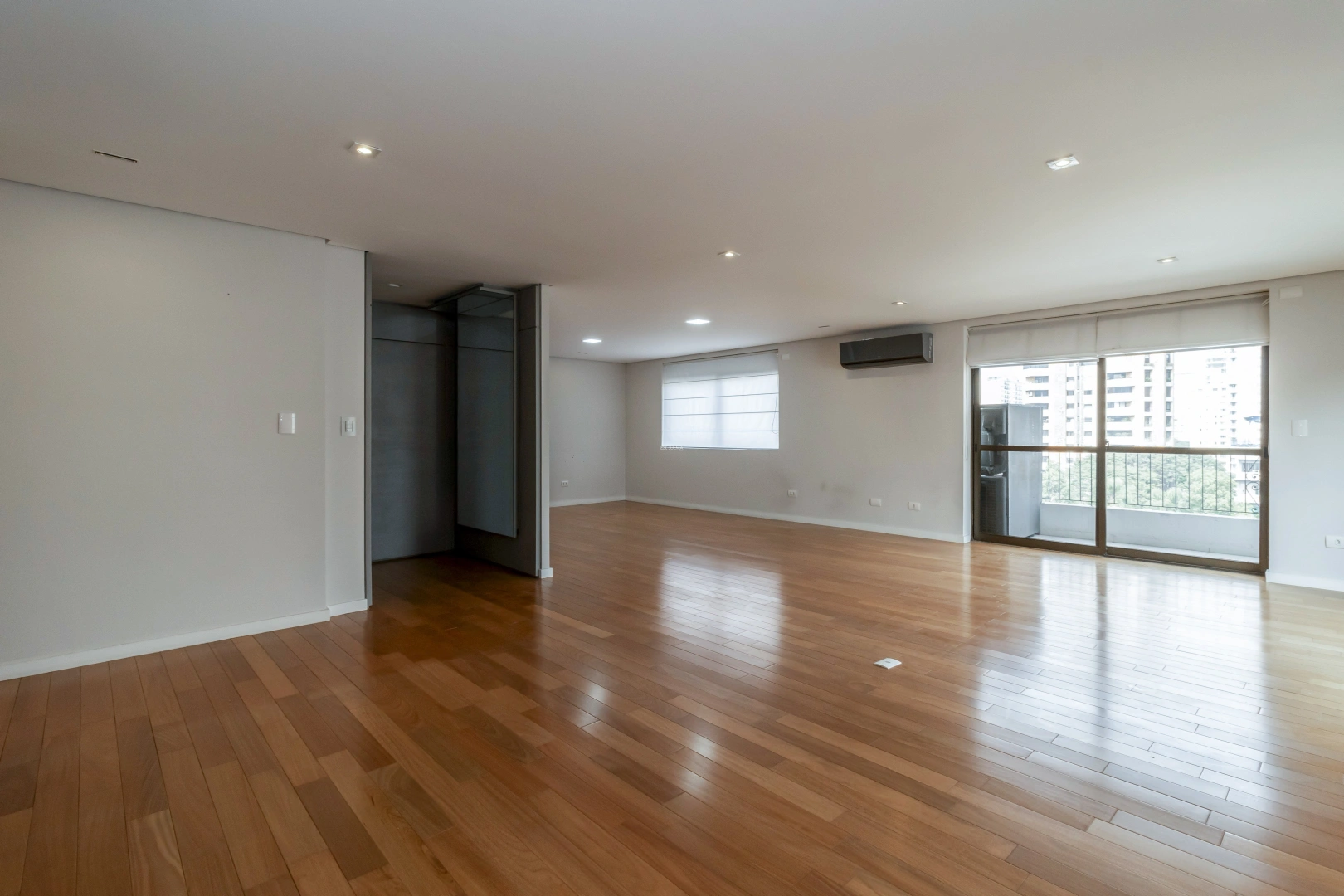 Apartamento com vista e belo living - Imagem 3