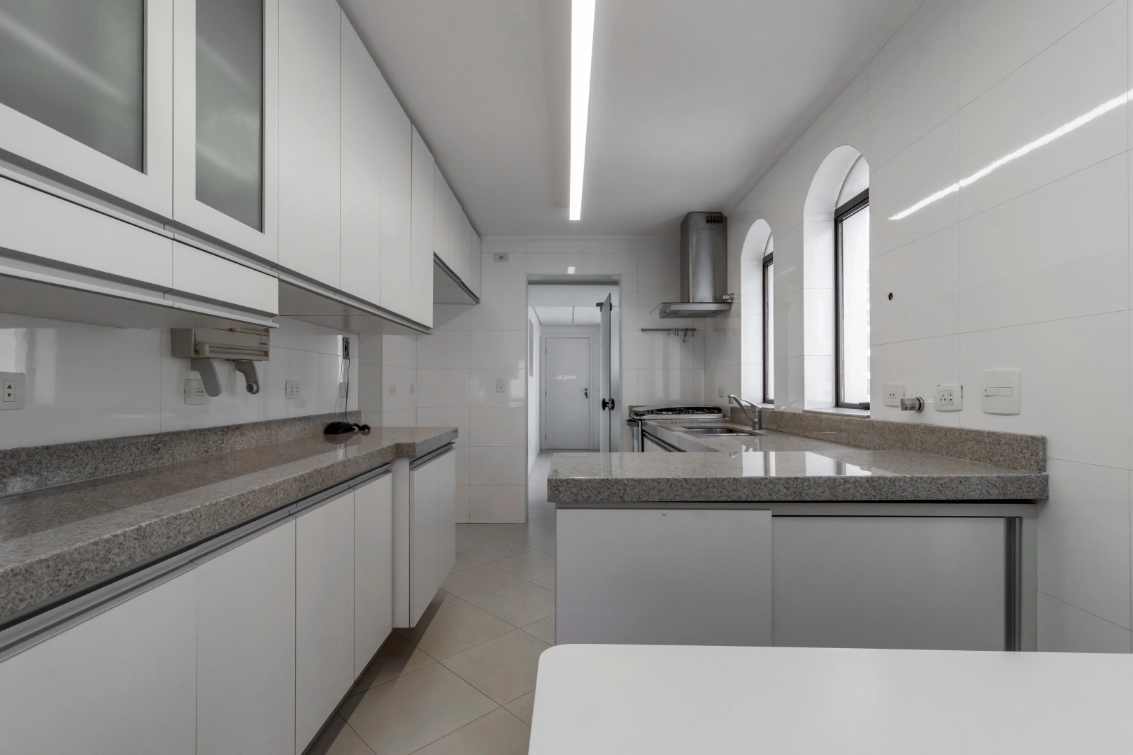 Apartamento com vista e belo living - Imagem 6