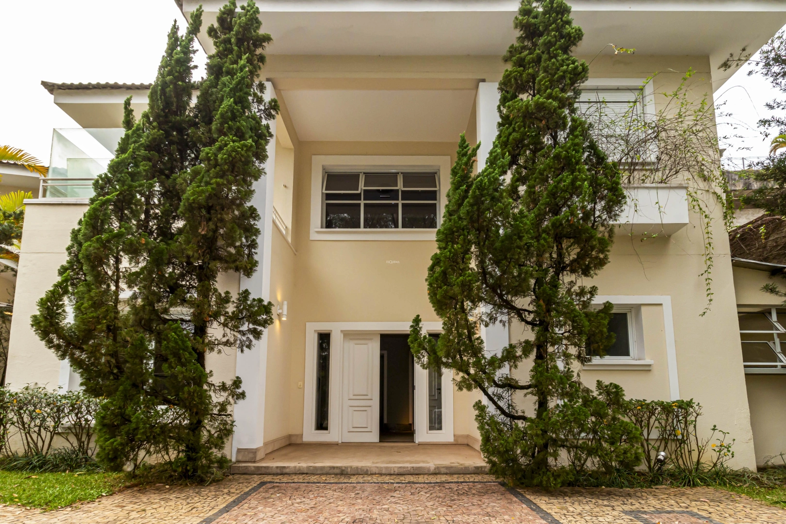 Casa reformada em condomínio - Imagem 2