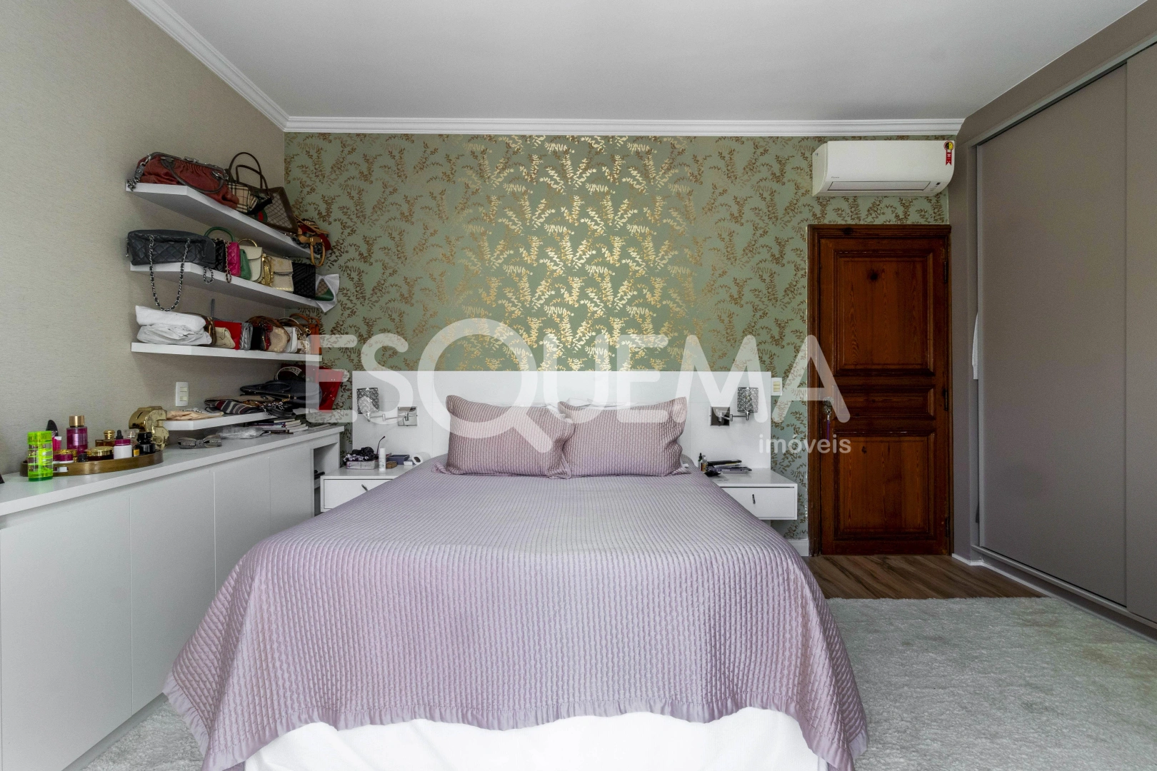 Casa próxima à praça Vinícius de Moraes - Imagem 13
