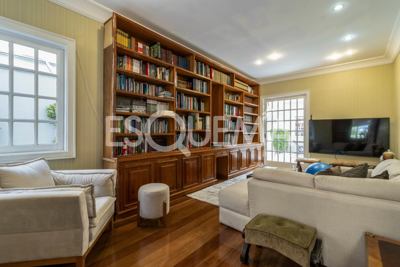 Casa próxima à praça Vinícius de Moraes - Imagem 9