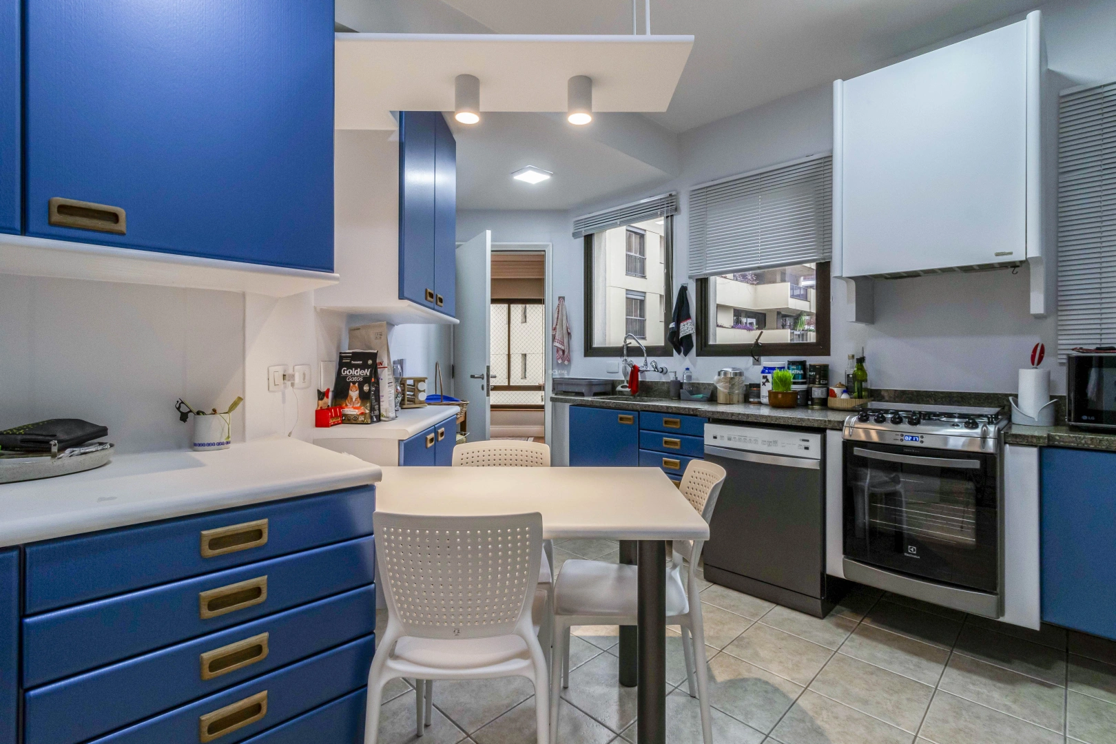 Apartamento reformado com vista privilegiada - Imagem 13