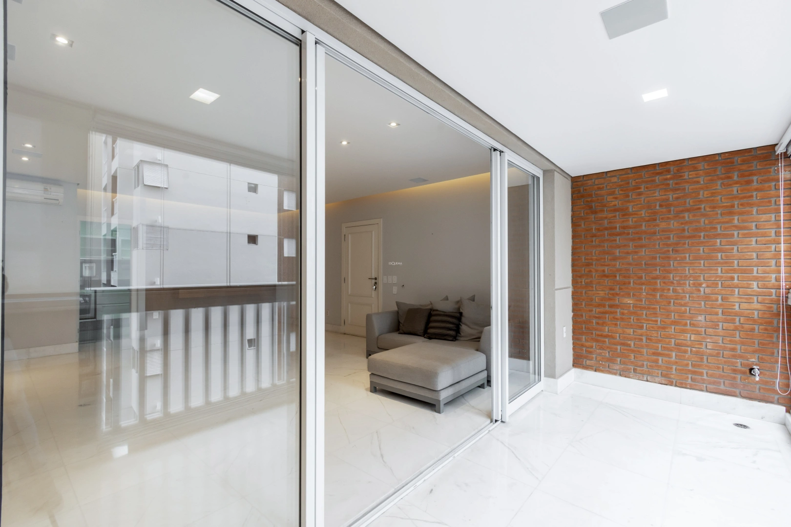 Apartamento reformado e bem iluminado - Imagem 10