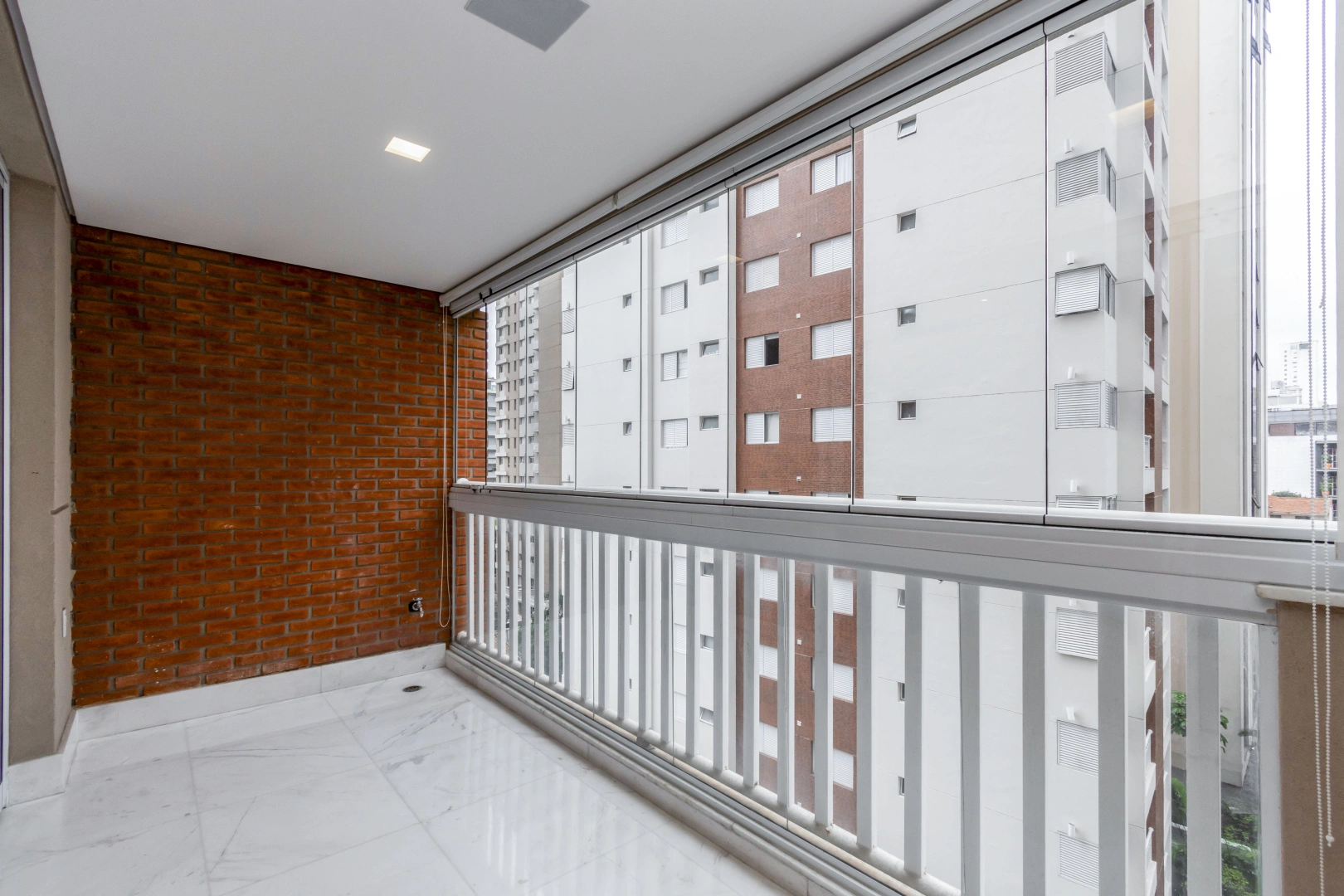 Apartamento reformado e bem iluminado - Imagem 11