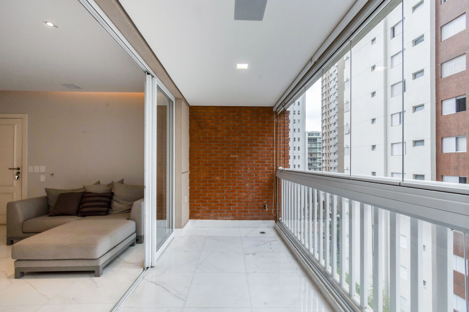 Apartamento reformado e bem iluminado - Imagem 12