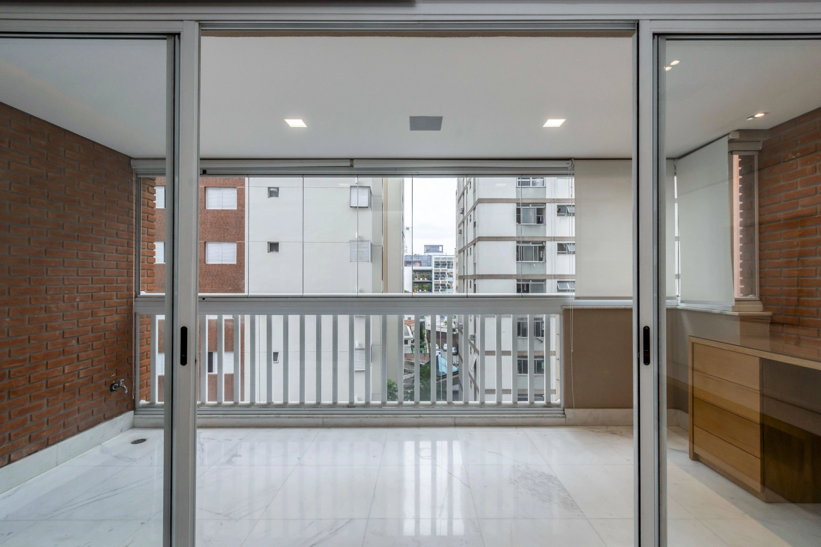 Apartamento reformado e bem iluminado - Imagem 13