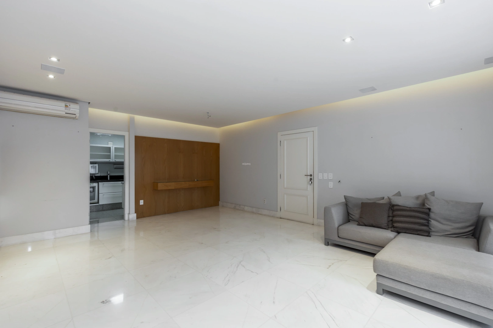 Apartamento reformado e bem iluminado - Imagem 6
