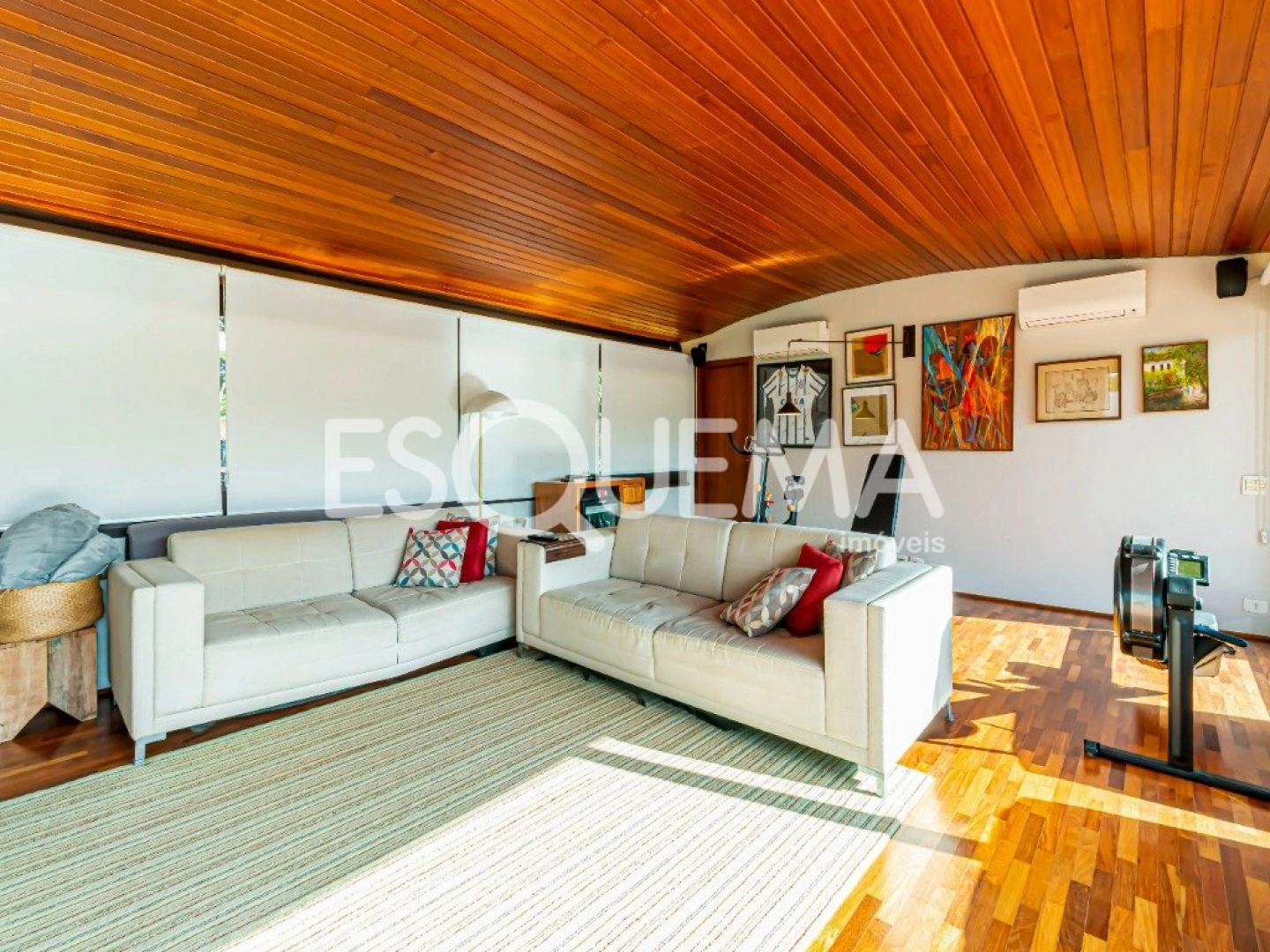 Casa moderna em condomínio arborizado - Imagem 12