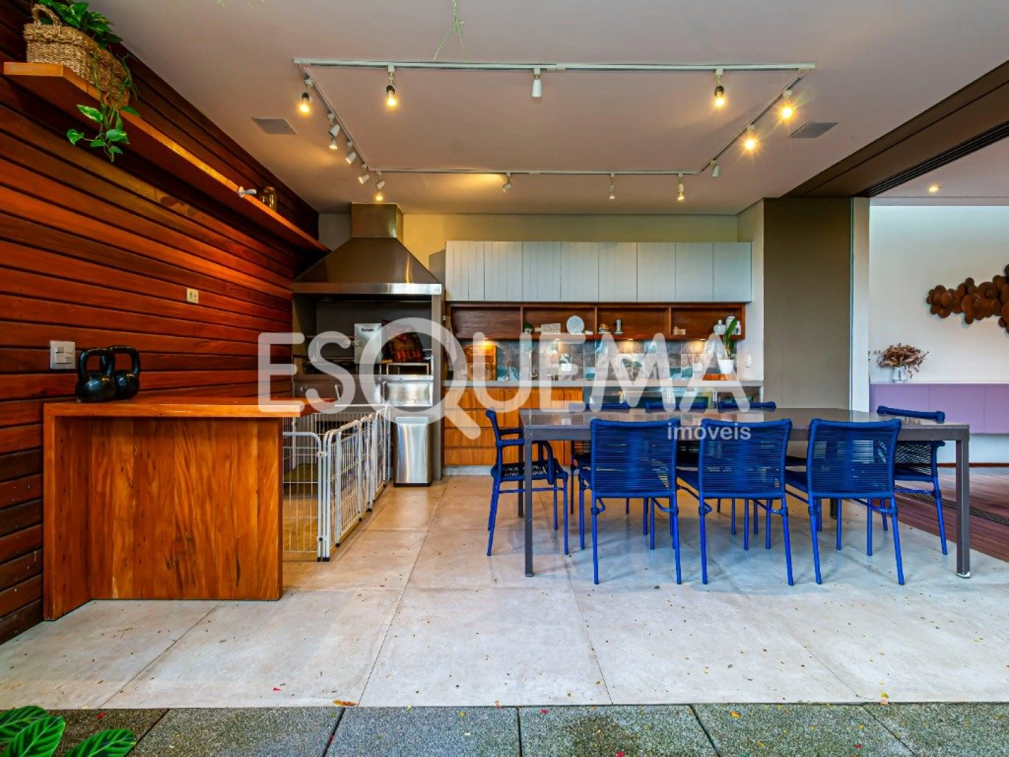 Casa moderna em condomínio arborizado - Imagem 5