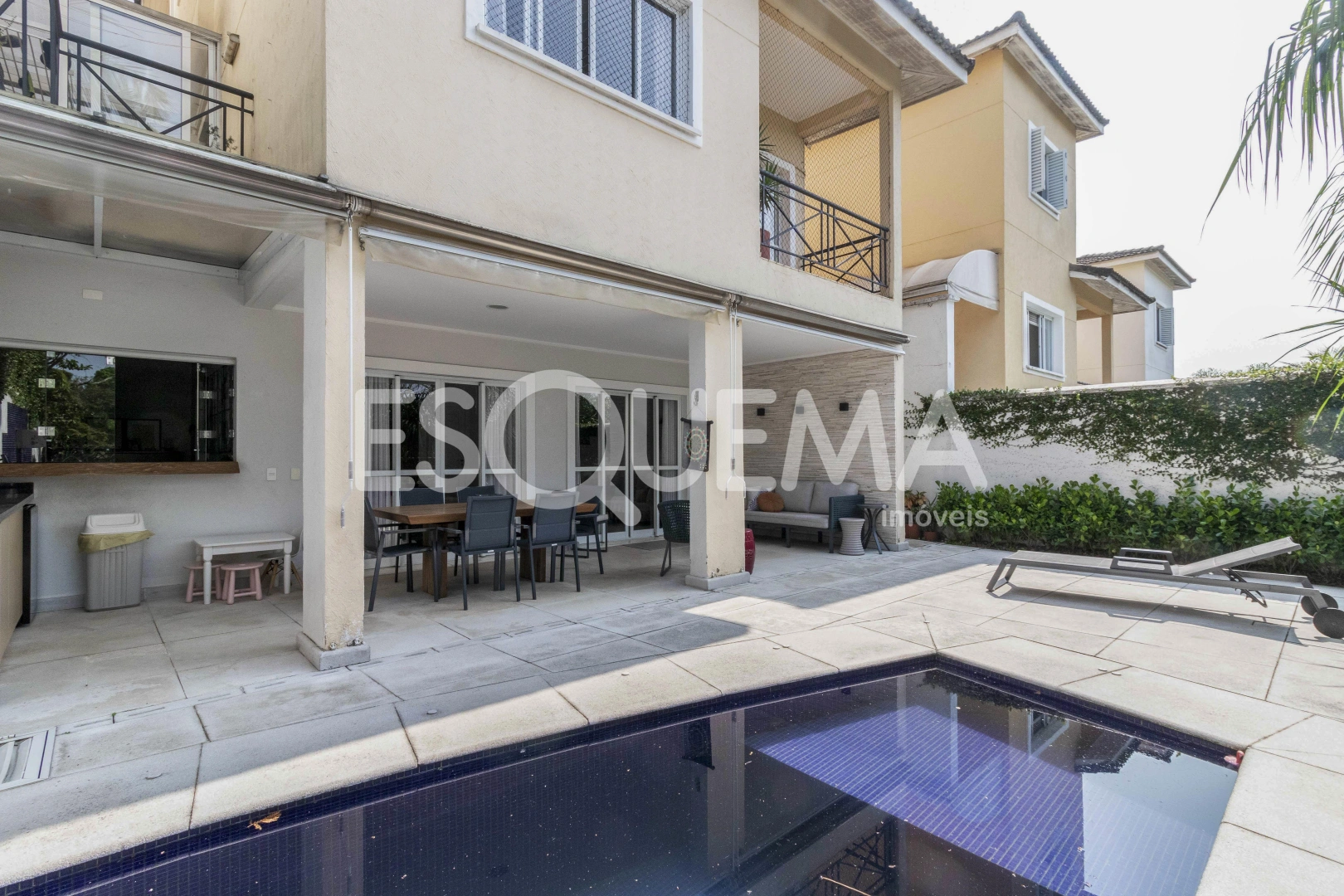 Casa em condomínio fechado com piscina - Imagem 2