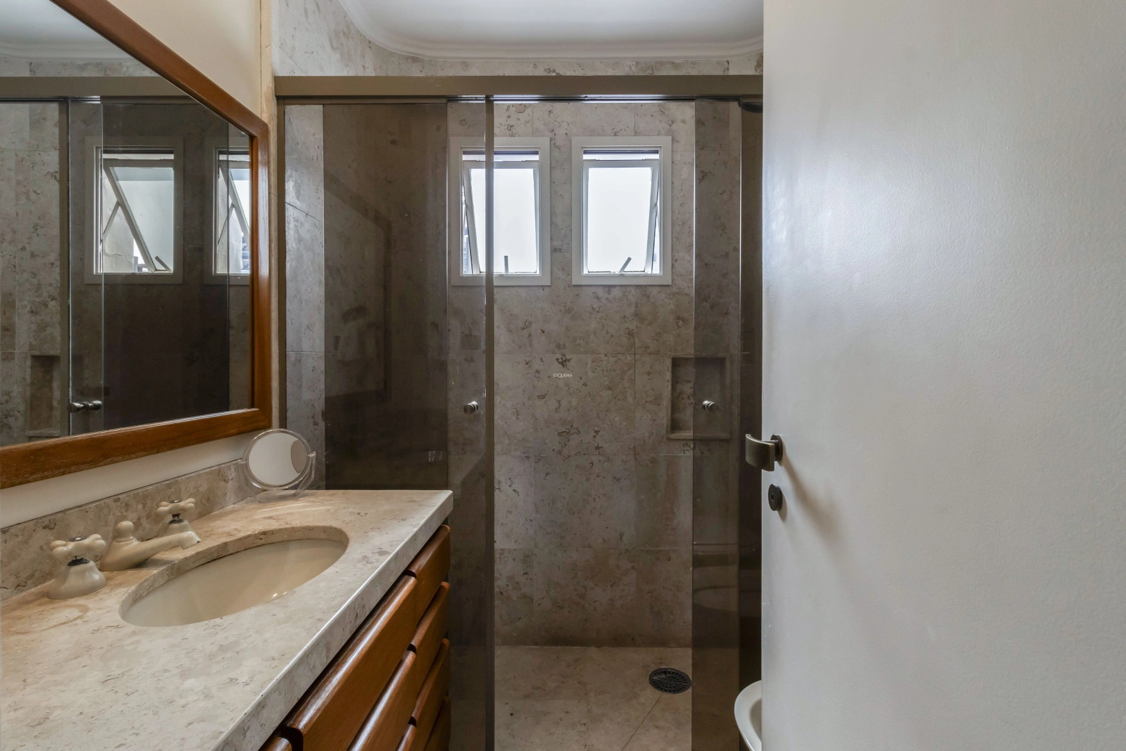Apartamento agradável a passos da Praça Pereira Coutinho - Imagem 13