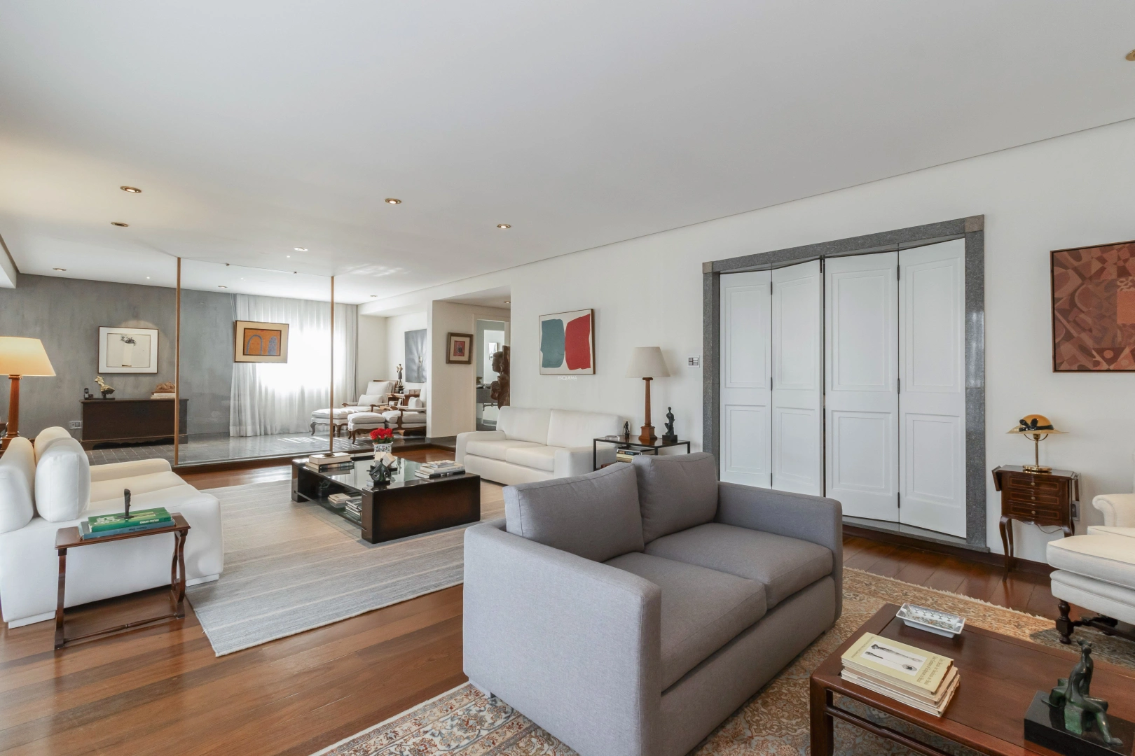 Apartamento agradável a passos da Praça Pereira Coutinho - Imagem 1