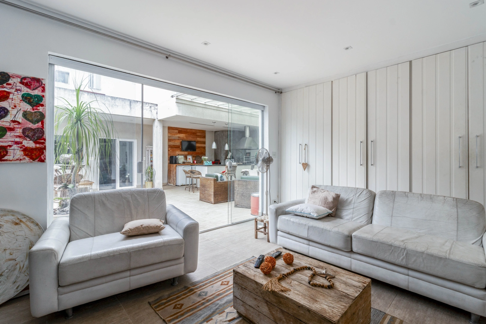 Casa ampla em localização privilegiada - Imagem 10