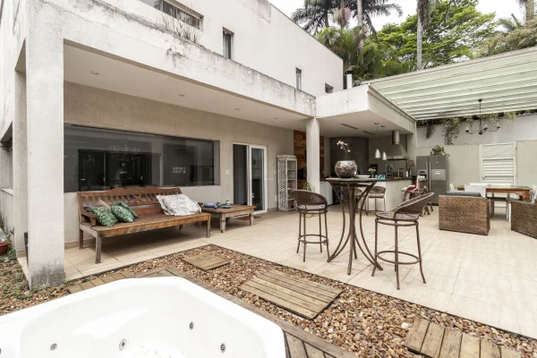 Casa ampla em localização privilegiada