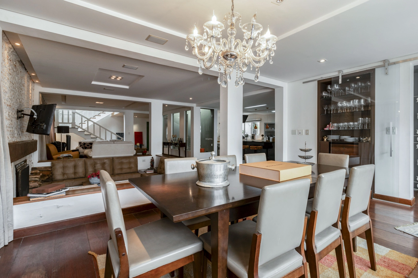 Casa ampla em localização privilegiada - Imagem 7