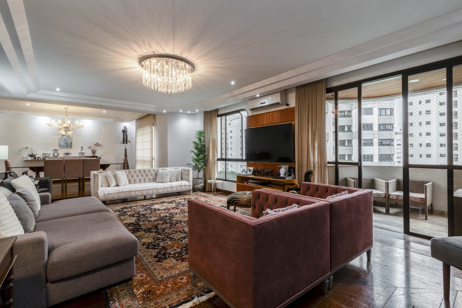 Apartamento em rua arborizada e plana - Imagem 1