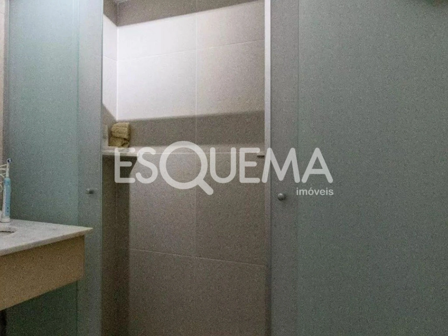 Cobertura espaçosa em condomínio bem localizado - Imagem 15