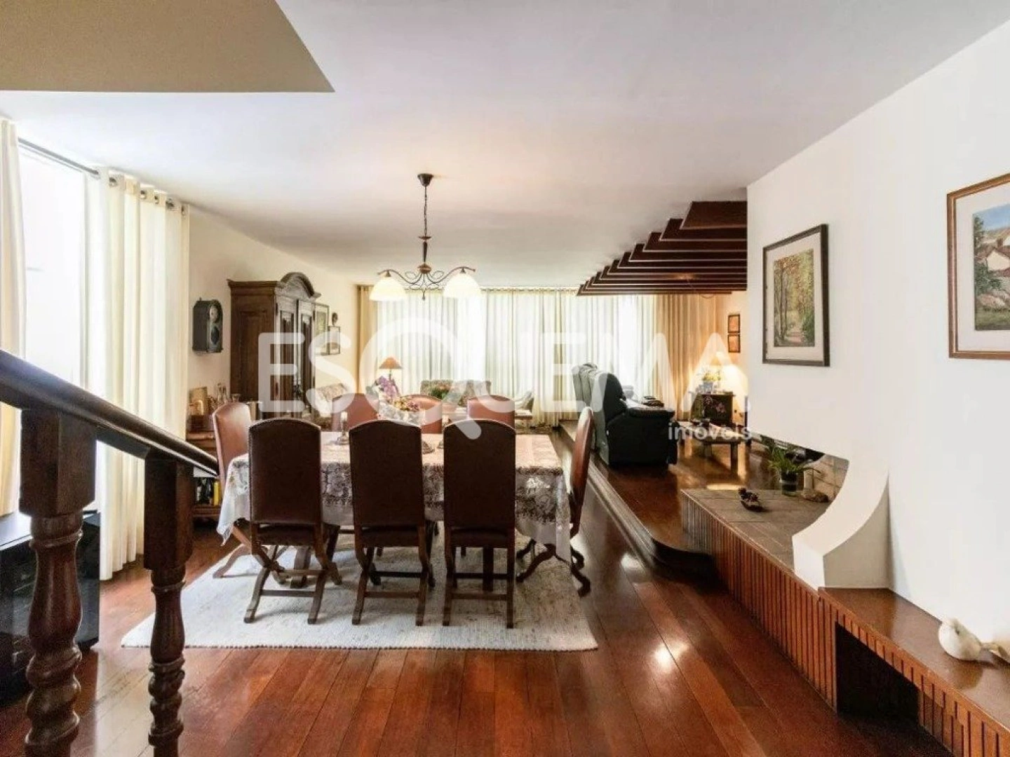 Cobertura espaçosa em condomínio bem localizado - Imagem 2