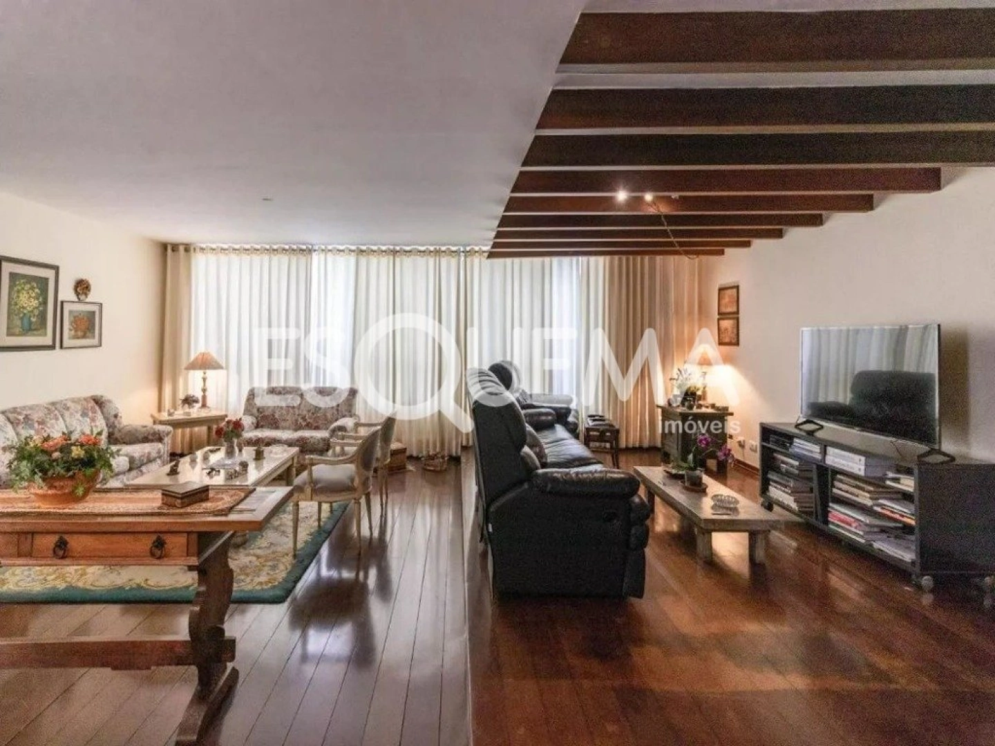 Cobertura espaçosa em condomínio bem localizado - Imagem 3