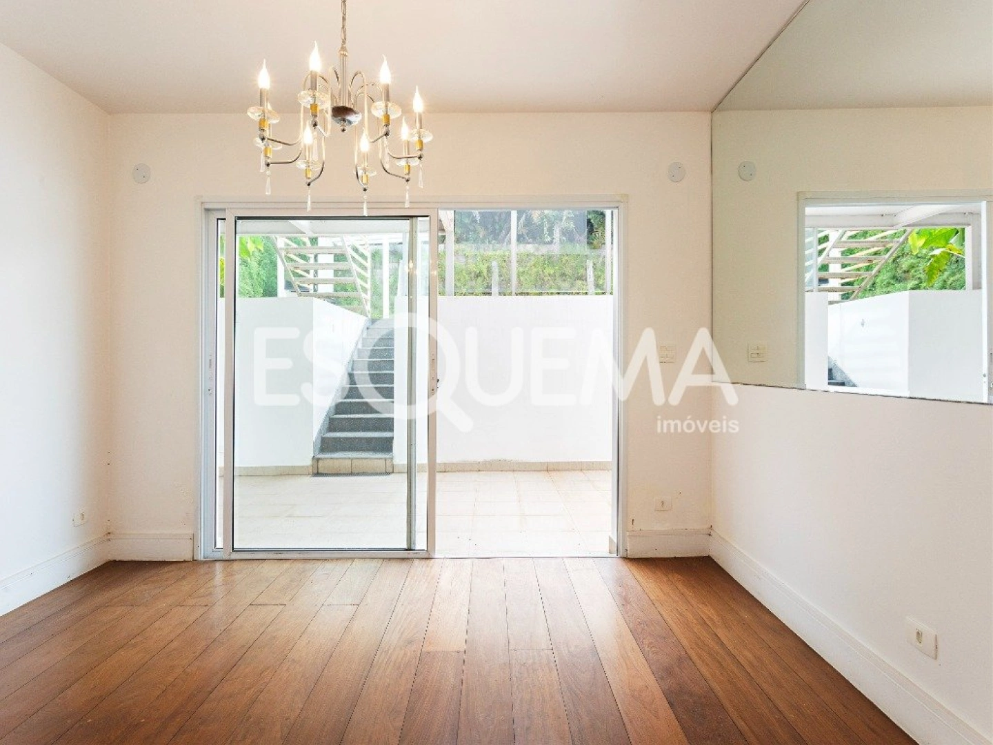 Casa com jardim e vista em rua tranquila no Jardim Guedala - Imagem 7