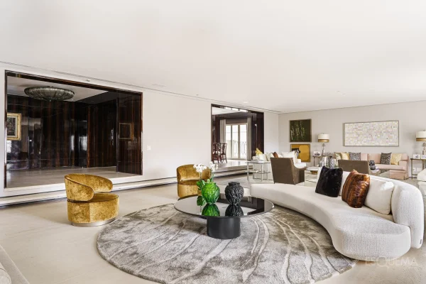 Apartamento reformado e decorado no Jardim América