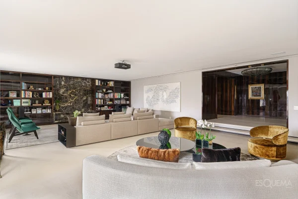 Apartamento reformado e decorado no Jardim América