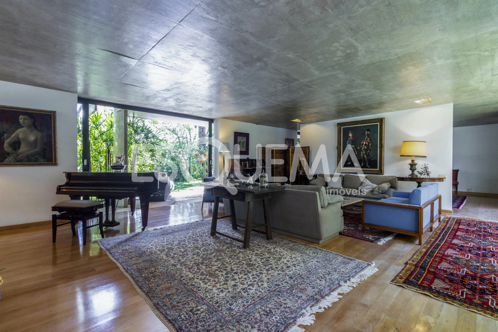 Casa com projeto moderno, ambientes integrados e jardim - Imagem 7