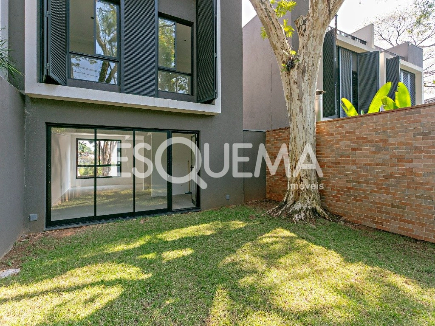 Casa em condomínio fechado com projeto sustentável e segurança reforçada - Imagem 1