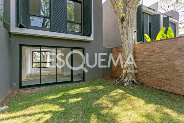 Casa em condomínio fechado com projeto sustentável e segurança reforçada