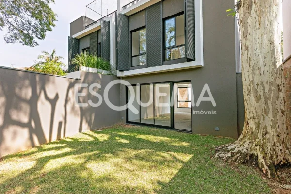 Casa em condomínio fechado com projeto sustentável e segurança reforçada
