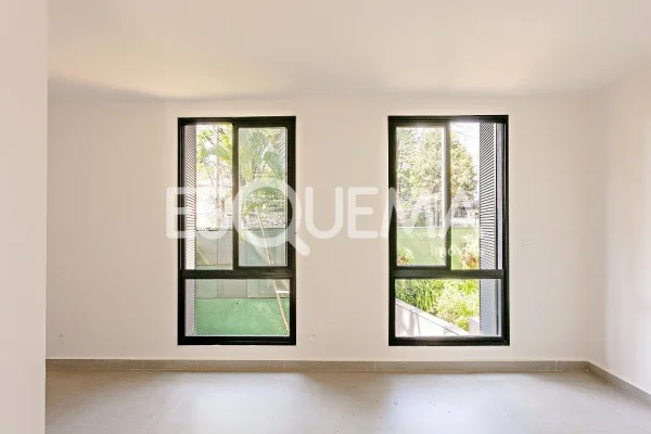Casa em condomínio fechado com projeto sustentável e segurança reforçada