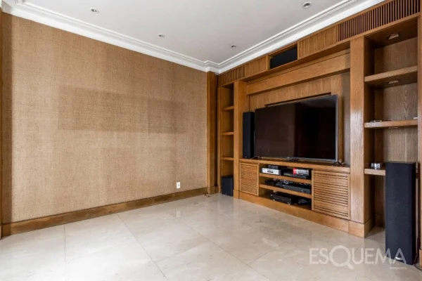 Apartamento em andar alto próximo ao Parque do Povo
