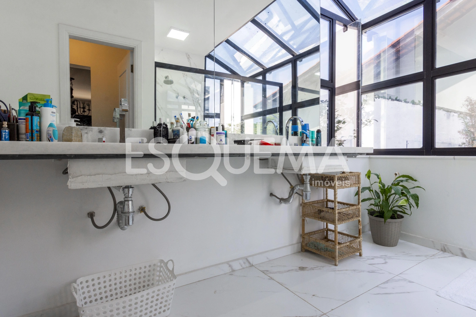 Casa moderna e ampla - Imagem 13