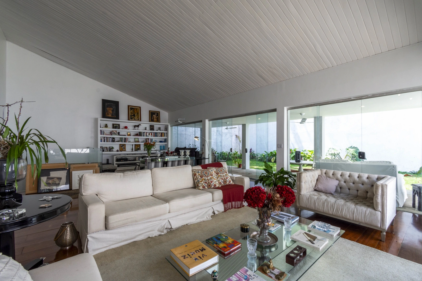 Casa moderna e ampla - Imagem 7