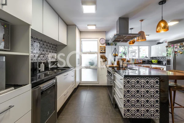 Casa em condomínio exclusivo próximo do Clube Paineiras