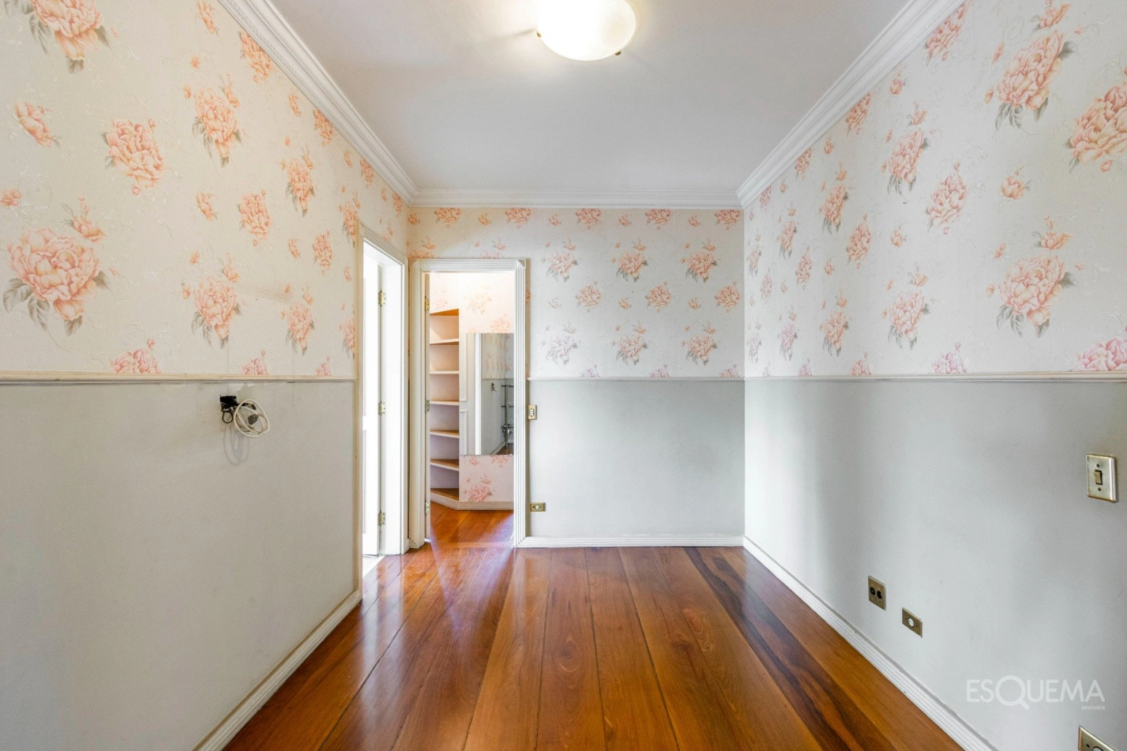 Casa com amplo jardim e vista privilegiada - Imagem 13