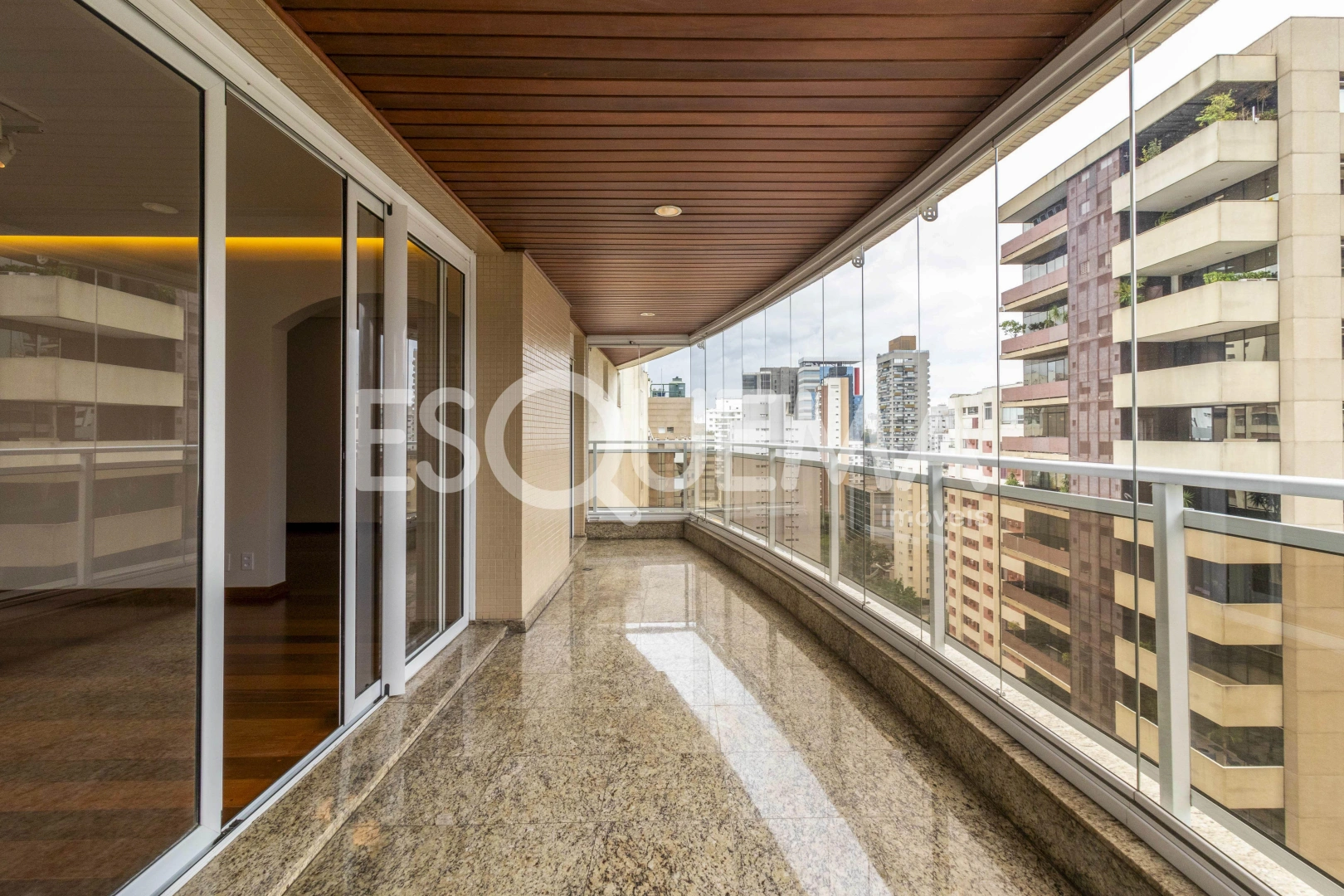 Cobertura ampla com espaço gourmet - Imagem 7