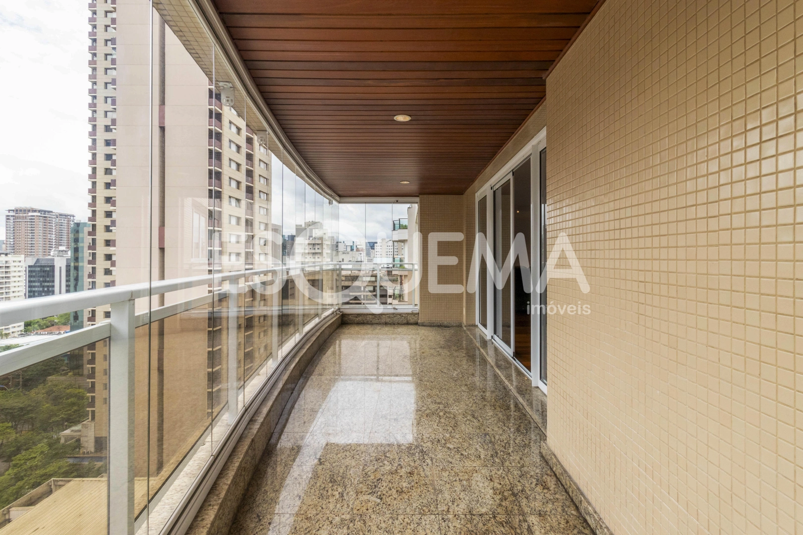 Cobertura ampla com espaço gourmet - Imagem 8